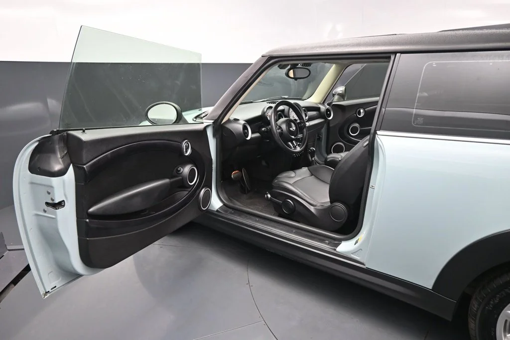 Used 2013 Blue MINI Base image 8