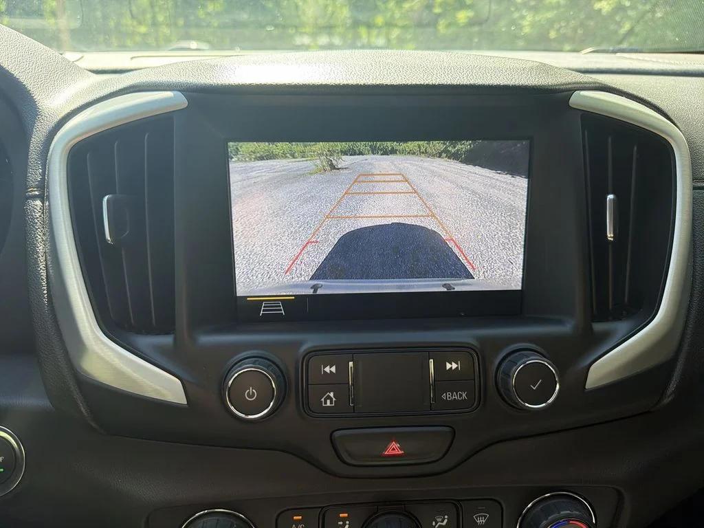 Used 2021 Silver GMC SLT image 15