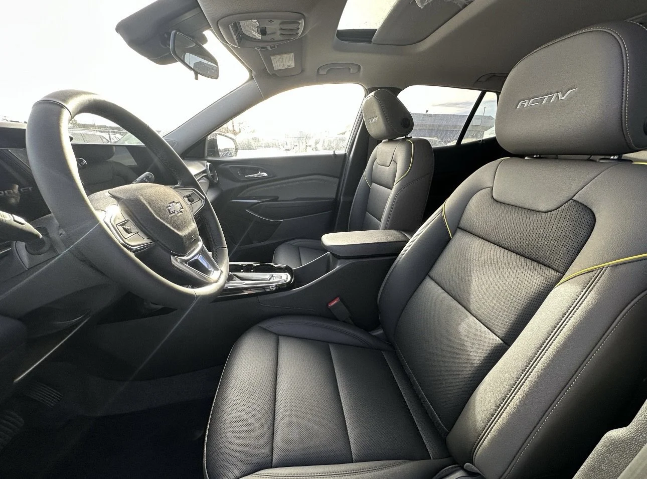 New 2026 Summit White Chevrolet ACTIV image 17
