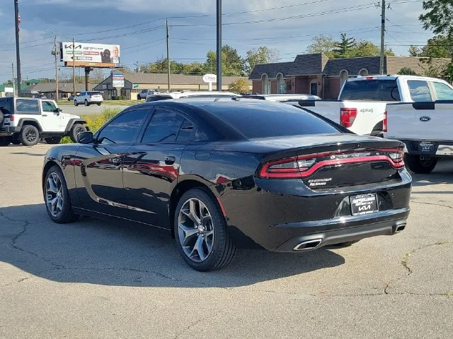 Used 2021 Black Dodge SXT image 4