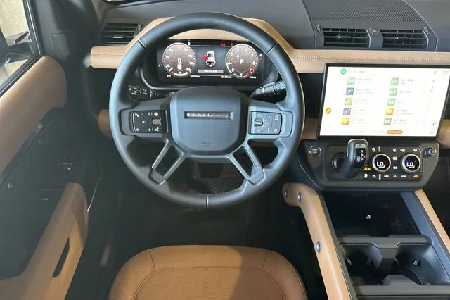 New 2026 Carpathian Grey Land Rover X-Dynamic SE image 13
