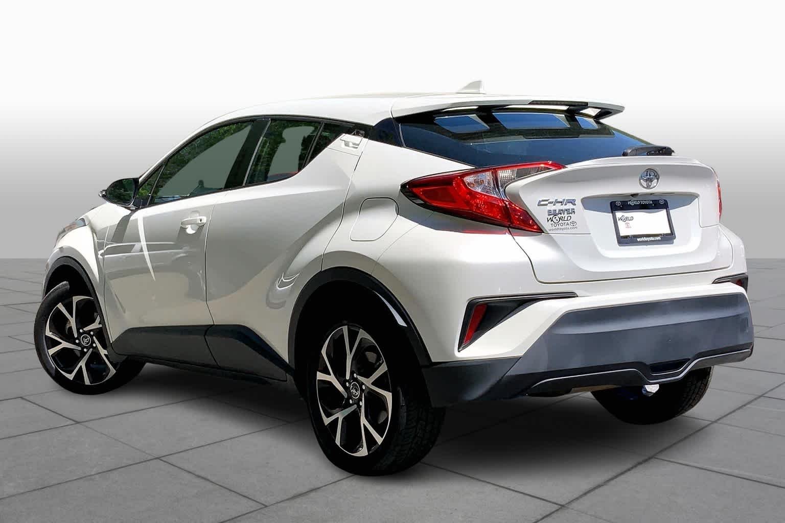 Used 2018 Blizzard Pearl Toyota XLE image 10