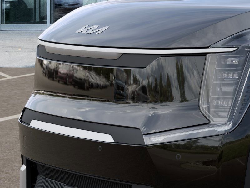 New 2026 Black Kia Wind image 12