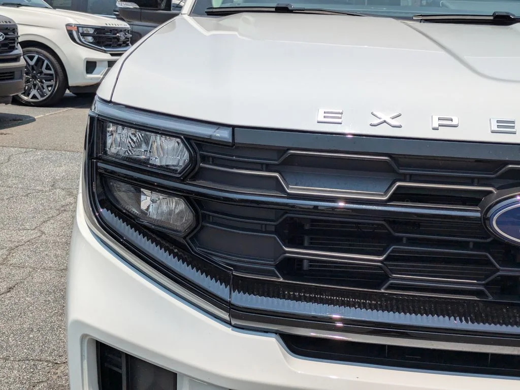 New 2026 Oxford White Ford Active image 10