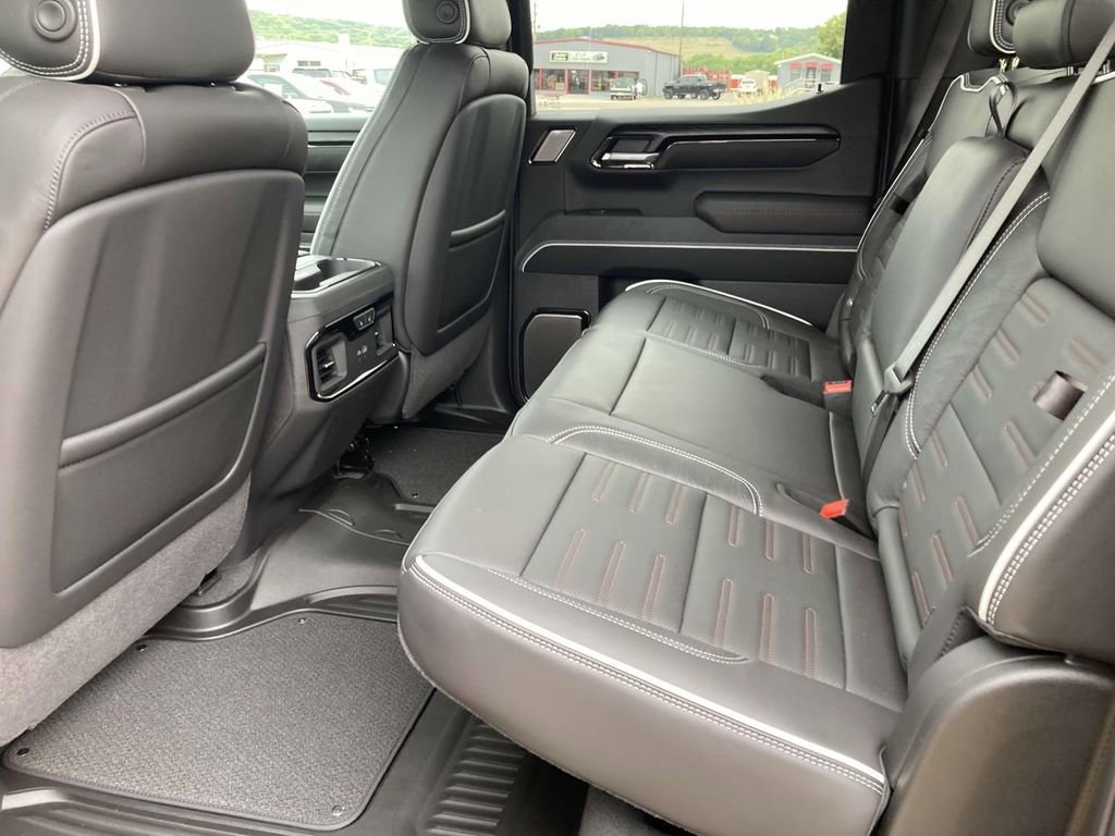2025 GMC Sierra 1500 AT4X - Photo 12