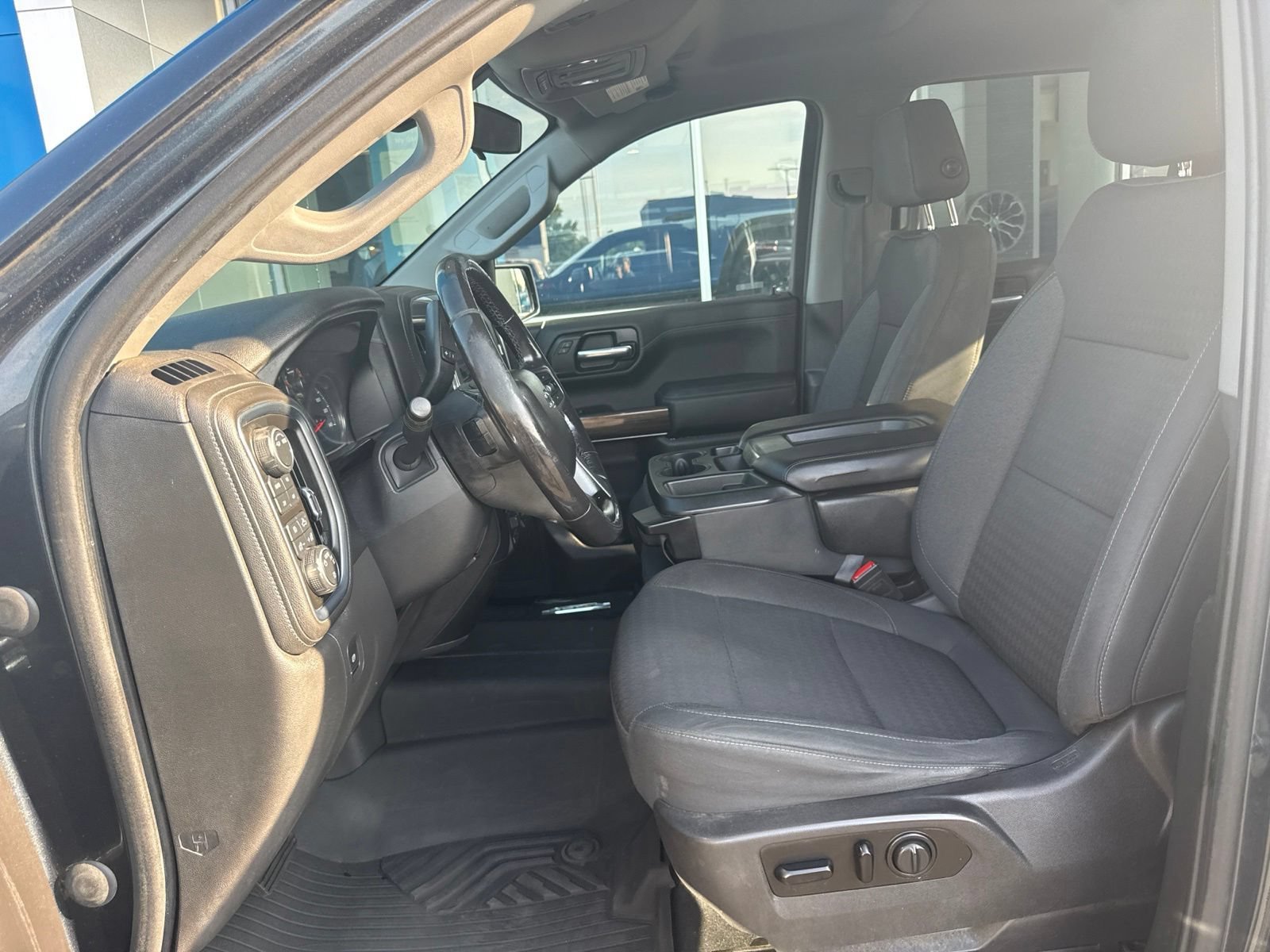 Used 2020 Shadow Gray Metallic Chevrolet LT Trail Boss with Convenience Package - Trailering Package image 19