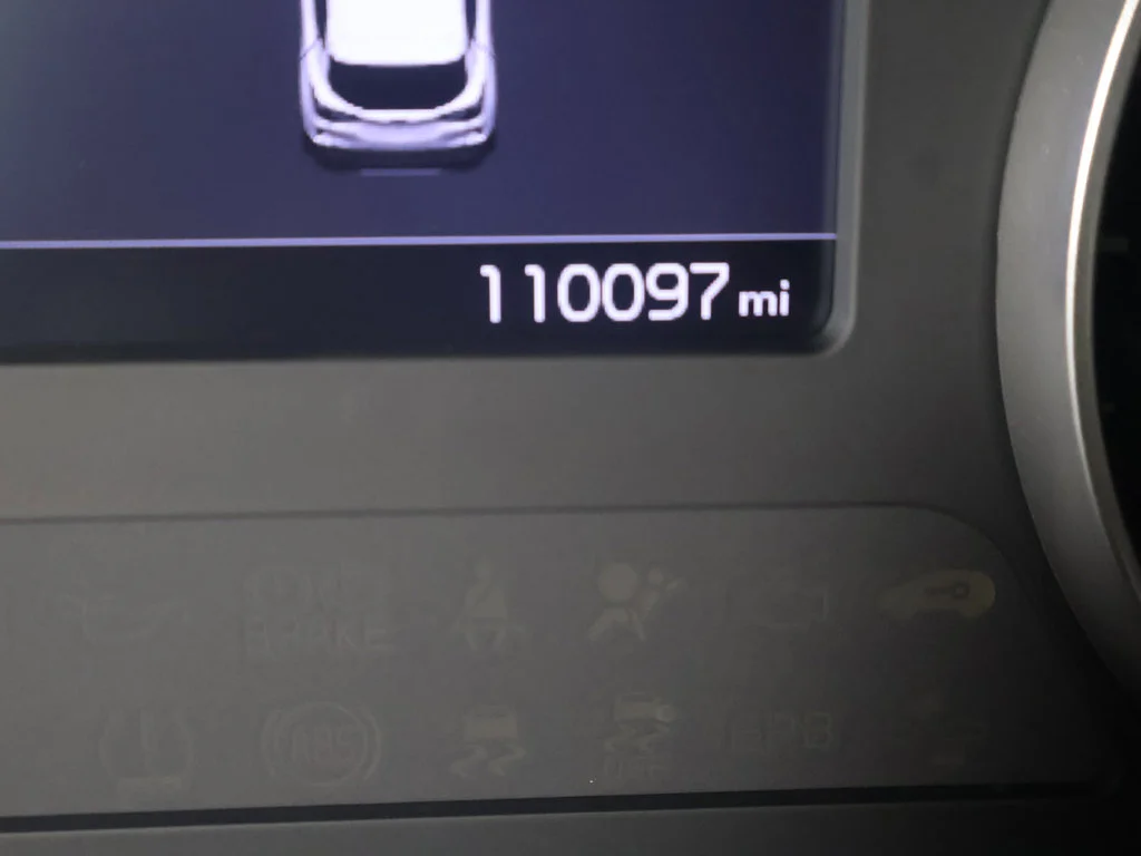 Used 2021 White Kia EX image 38