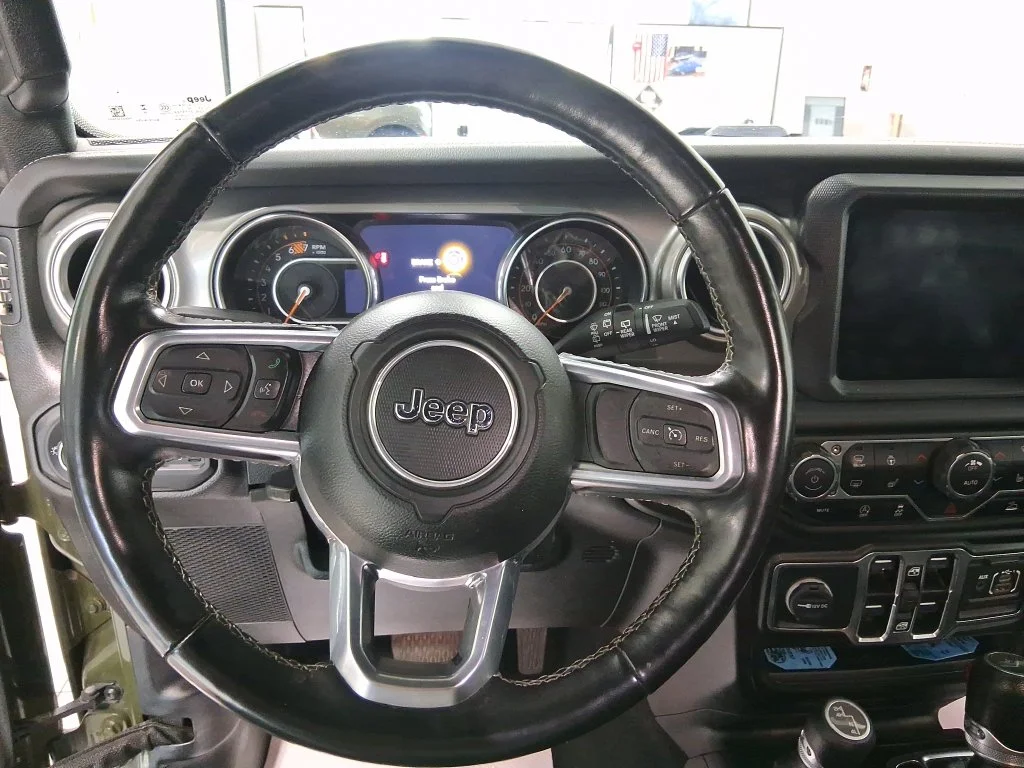 Used 2022 Green Jeep Unlimited Sahara image 17