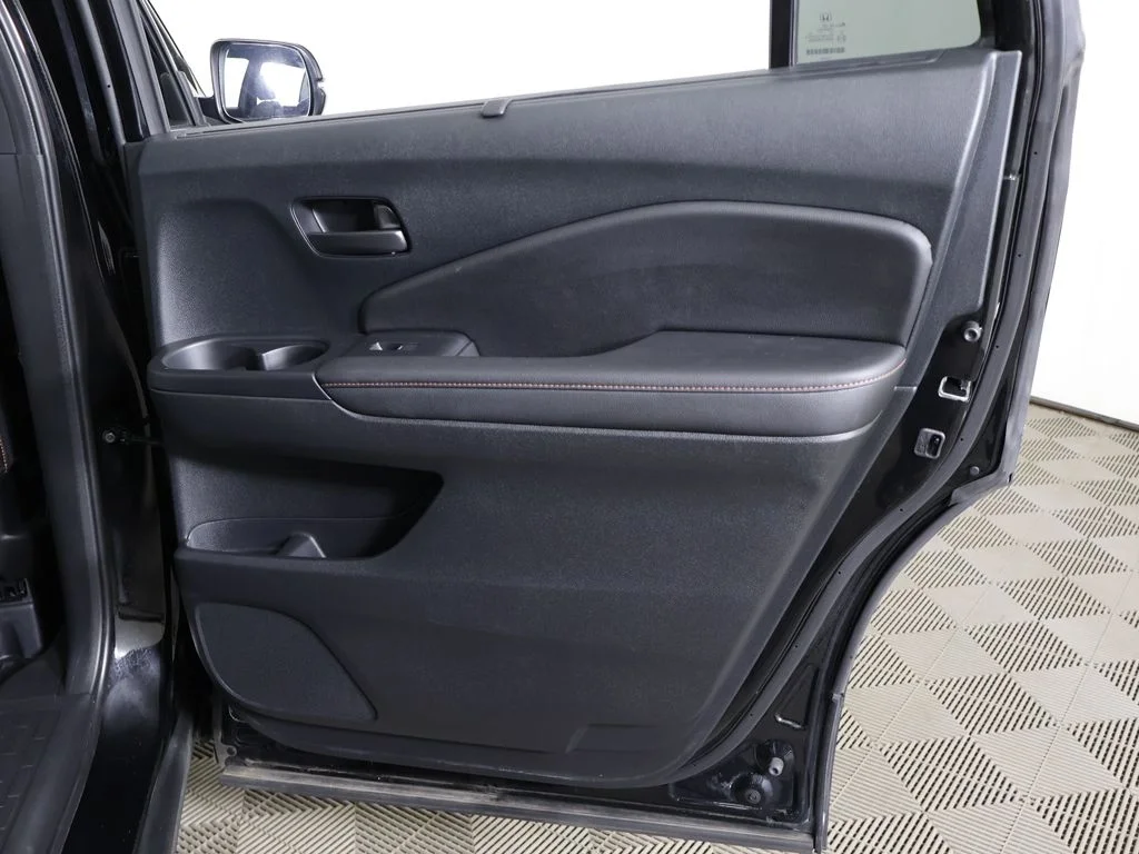 Used 2023 Crystal Black Pearl Honda TrailSport image 28