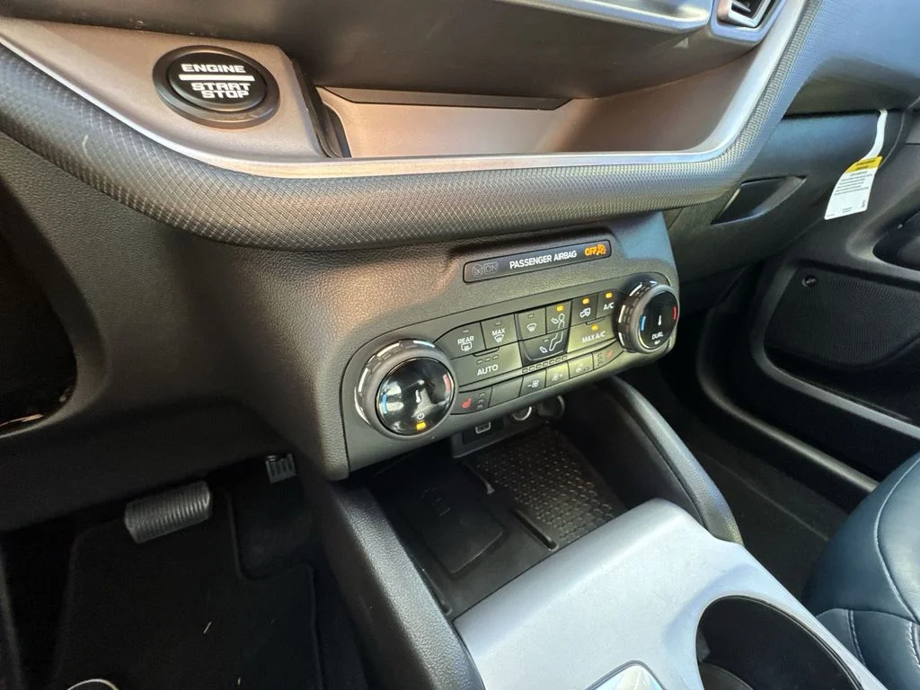 Used 2023 Red Ford Outer Banks image 18