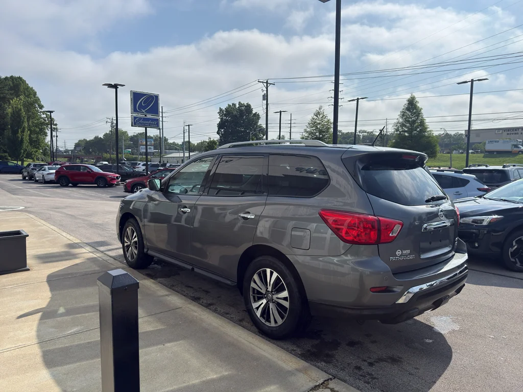 Used 2017 Gray Nissan SV image 5