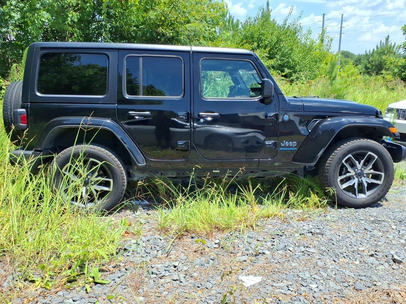Used 2024 Black Clearcoat Jeep Sport S image 8