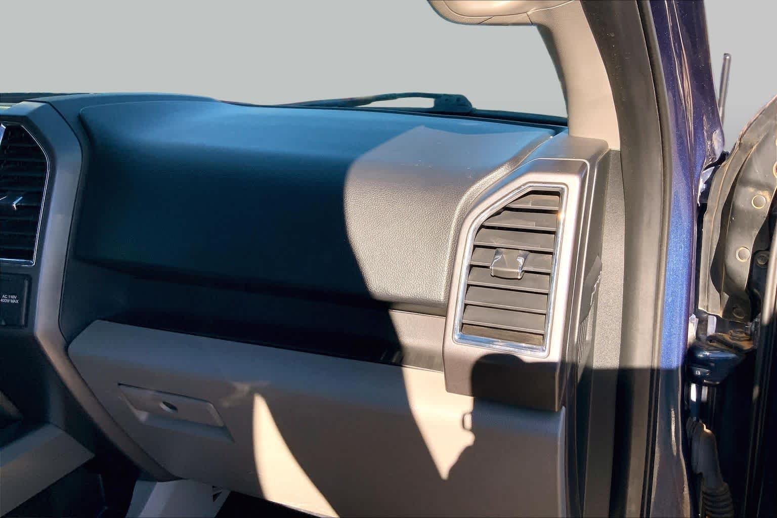 Used 2016 Blue Jeans Metallic Ford XLT image 18
