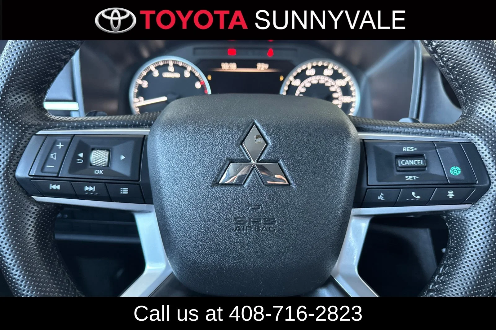 Used 2025 Black Mitsubishi SE image 21