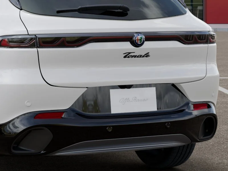 New 2026 Milano White Exterior Paint Alfa Romeo Base image 13