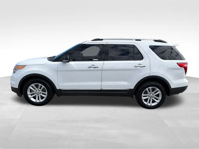 Used 2015 White Ford XLT image 4