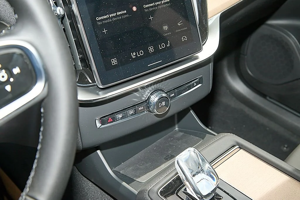 New 2026 Onyx Black Volvo Plus image 16