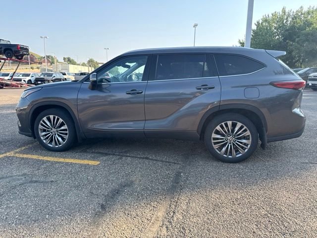 Used 2021 Gray Toyota Platinum image 7