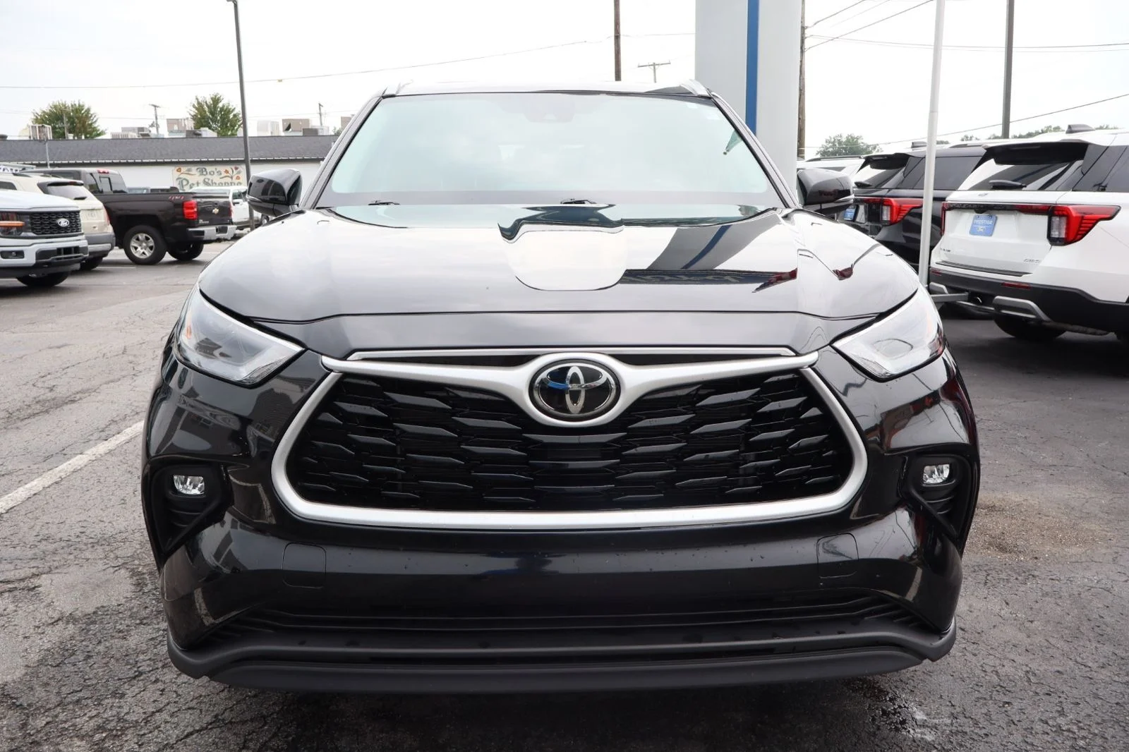 Used 2023 Midnight Black Metallic Toyota XLE image 11