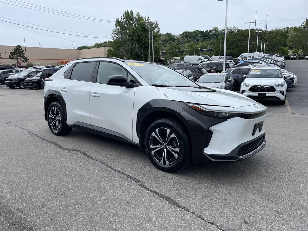Used 2024 Beige Toyota XLE image 6
