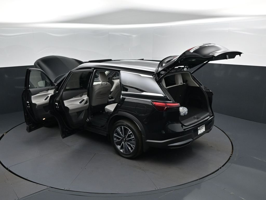 New 2027 MINERAL BLACK INFINITI Luxe FWD image 48