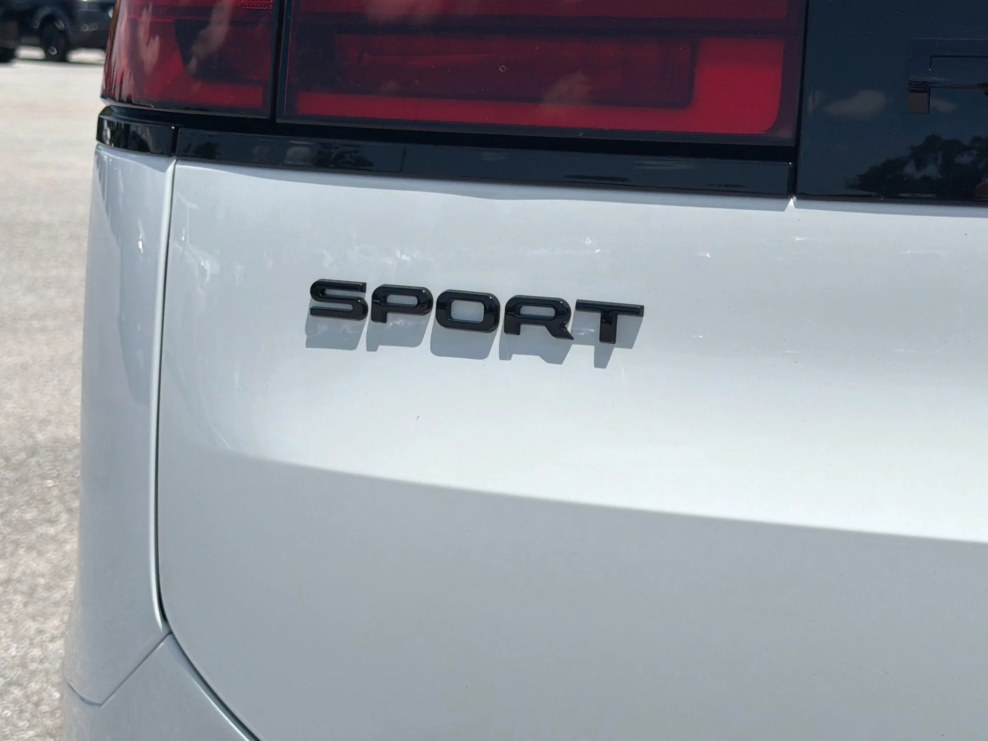 New 2026 Fuji White Land Rover Dynamic SE image 11