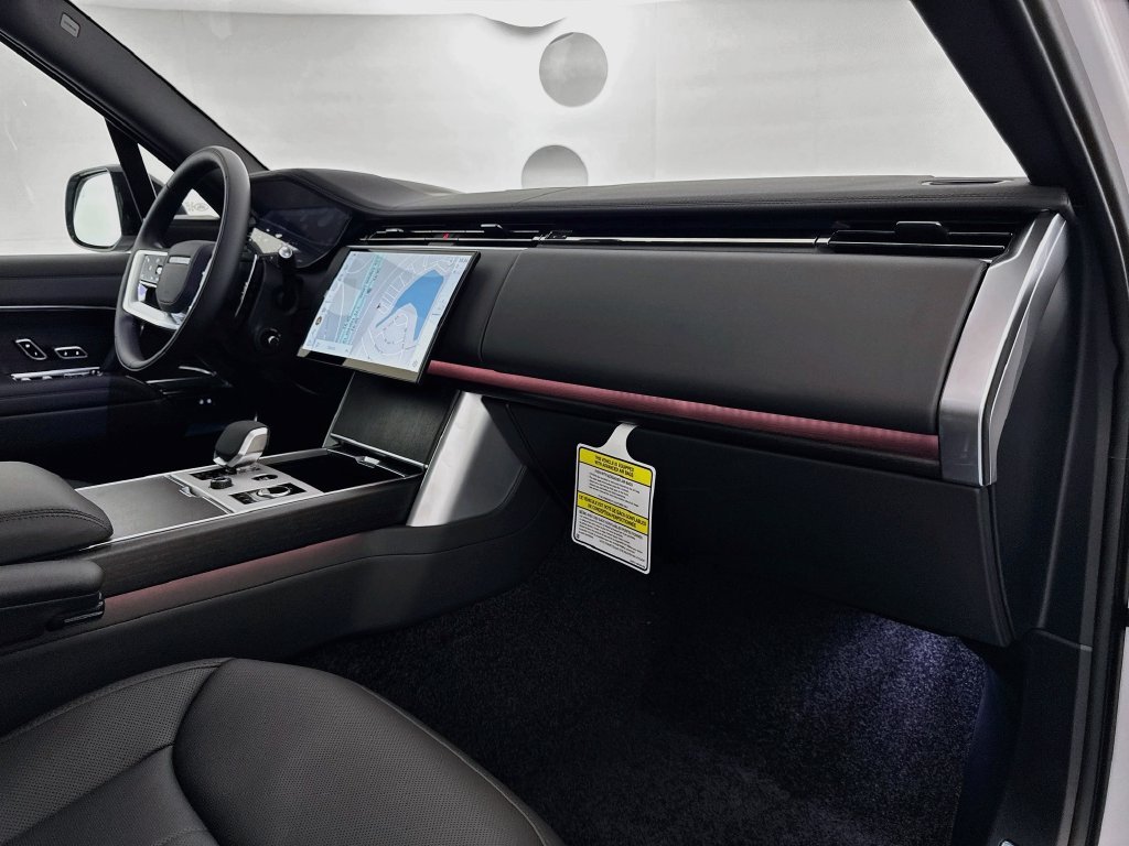 New 2027 Fuji White Land Rover SE image 30