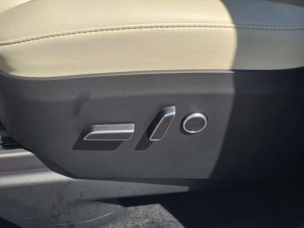Used 2024  Tesla AWD image 24