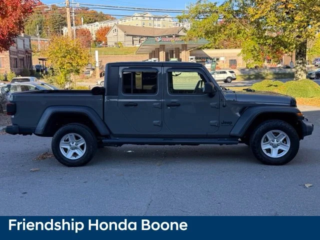 Used 2020 Gray Jeep Sport image 4