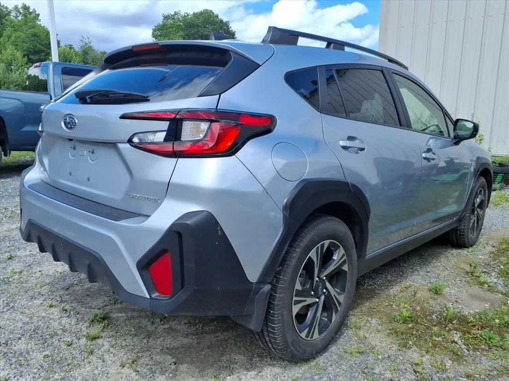 Used 2025 Silver Subaru Premium image 17