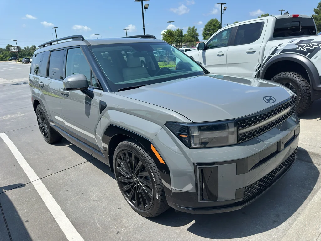 Used 2025 Hampton Gray Hyundai Calligraphy image 2