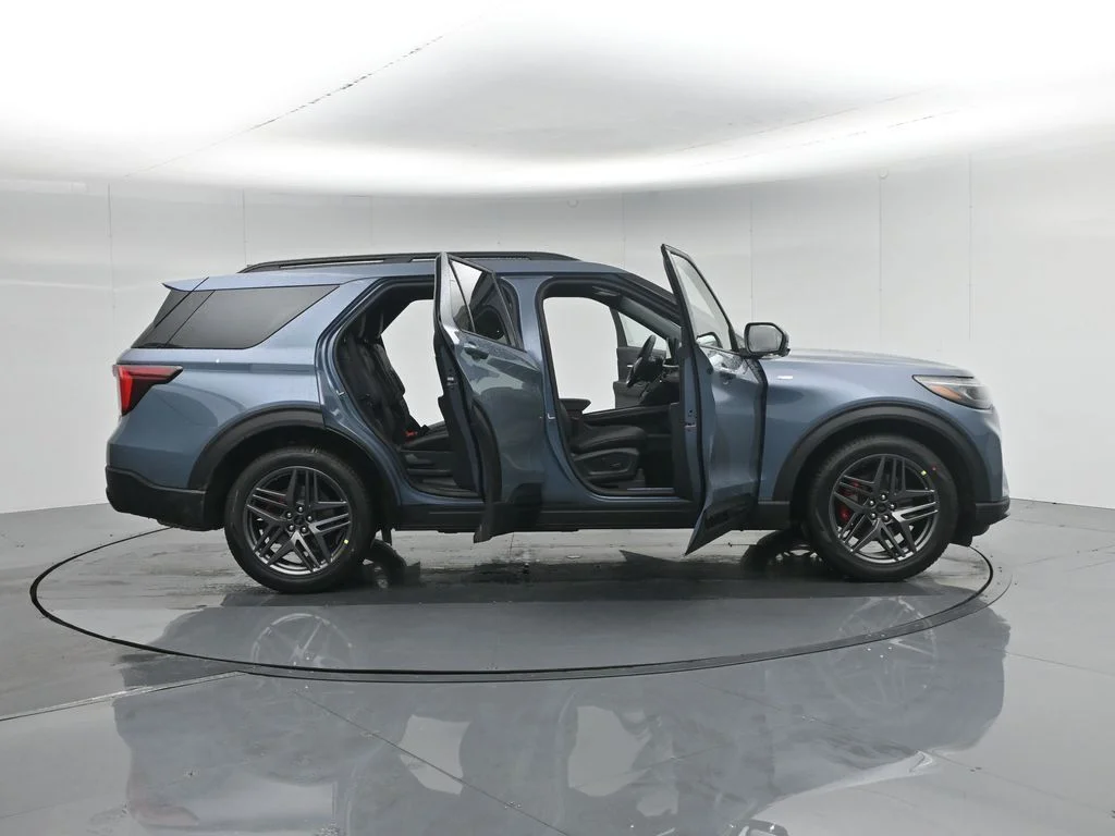 New 2026 Vapor Blue Metallic Ford ST-Line image 4