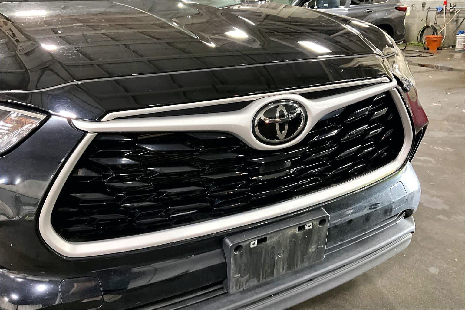 Used 2023 Midnight Black Metallic Toyota L image 30