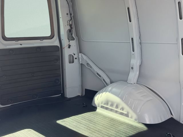 2025 Chevrolet Express Cargo Work Van - Photo 14