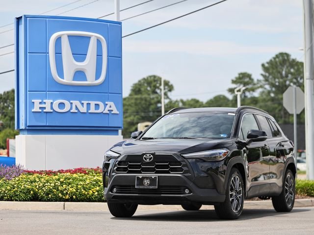 Used 2026 Jet Black Toyota XLE image 1