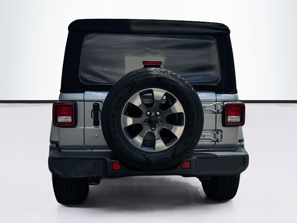 Used 2018 Silver Jeep Unlimited Sahara image 6