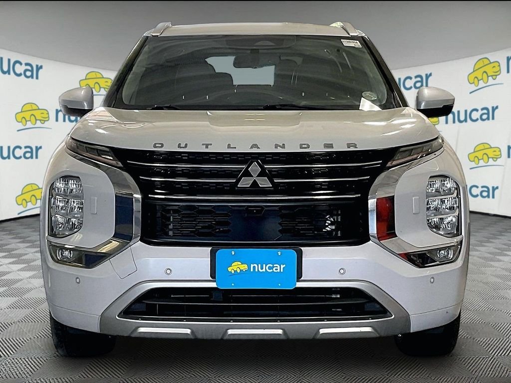 Used 2022 White Mitsubishi SEL image 2