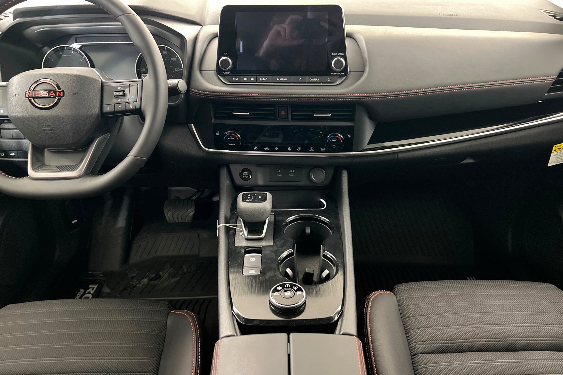 New 2026 Everest White Pearl TriCoat Nissan Rock Creek® image 14