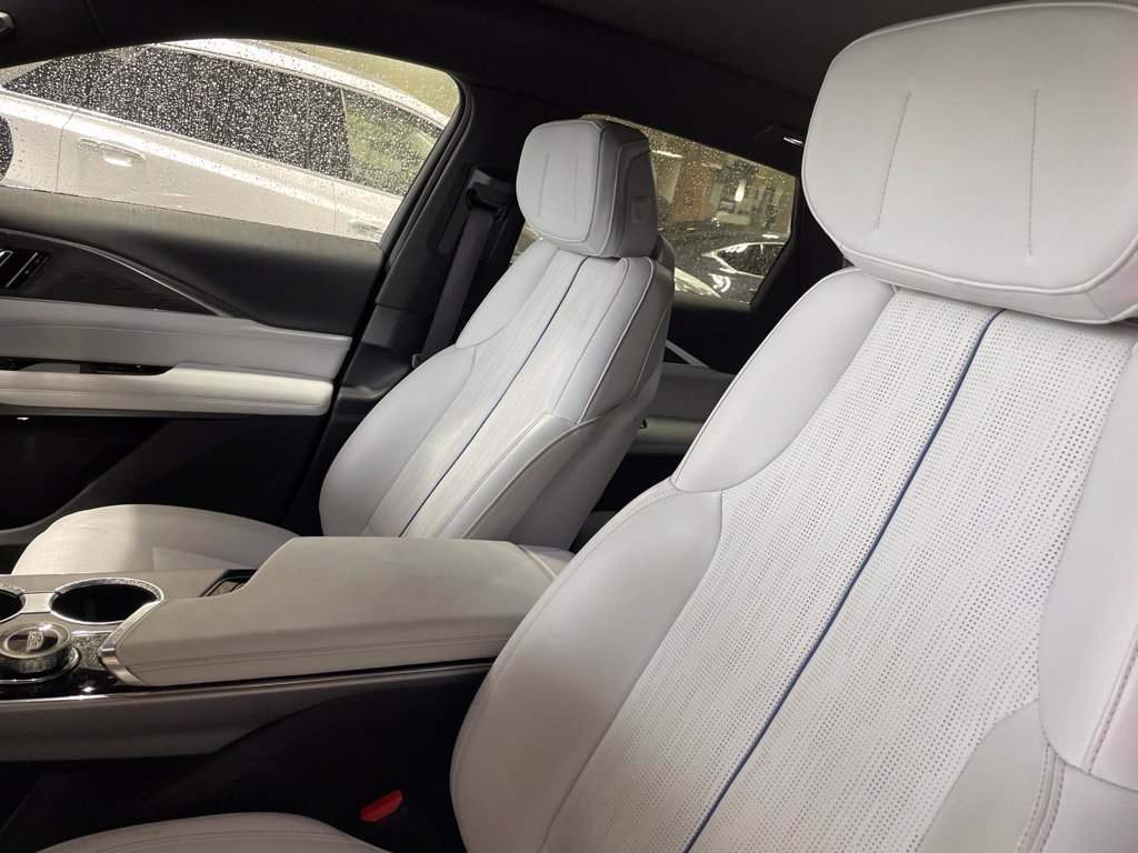 Used 2024 Silver Cadillac Luxury image 23