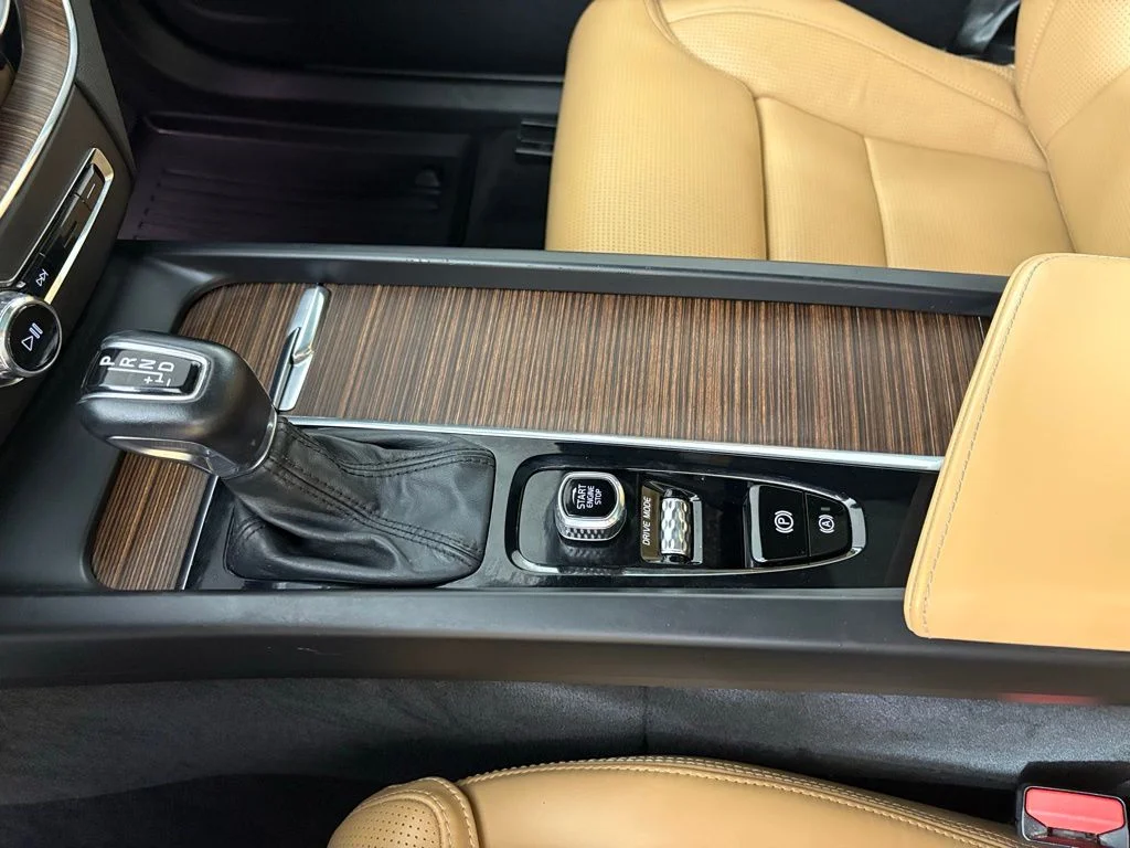 Used 2021 Black Volvo T5 Inscription image 29