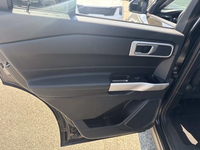 Used 2023 Black Metallic Ford XLT image 18