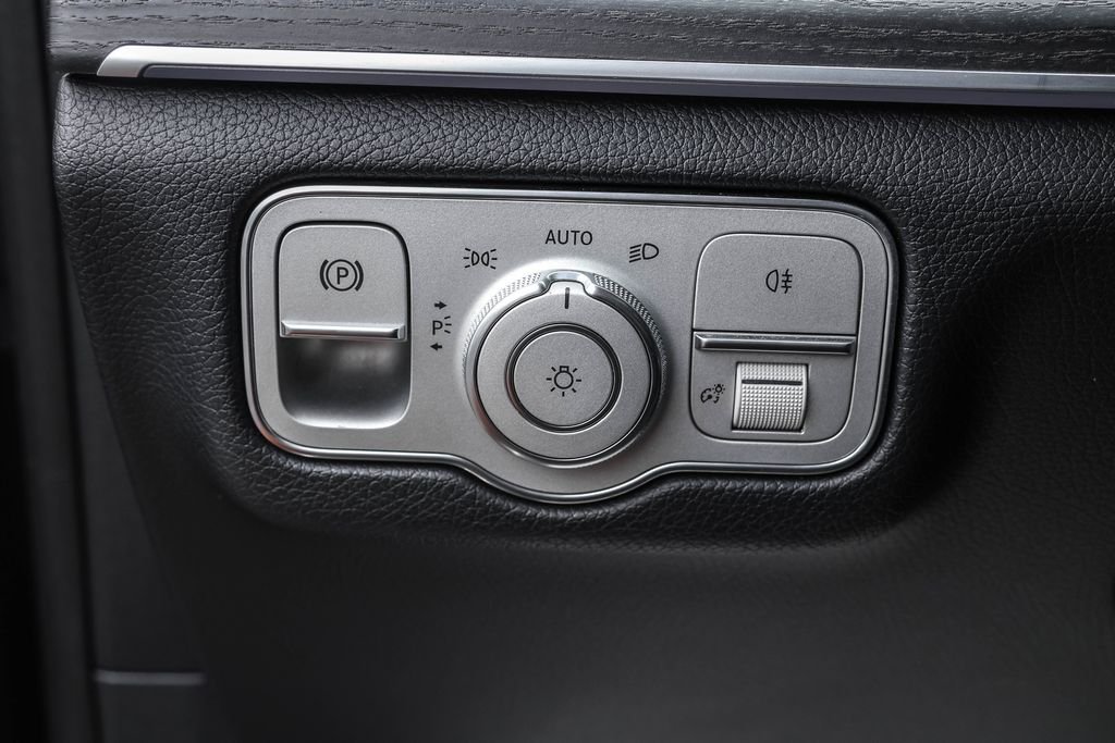 Used 2021  Mercedes-Benz GLS 450 image 18