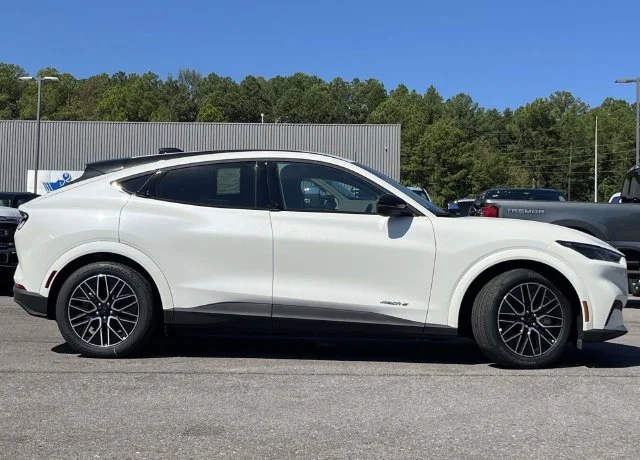 New 2026 White Ford Premium image 2