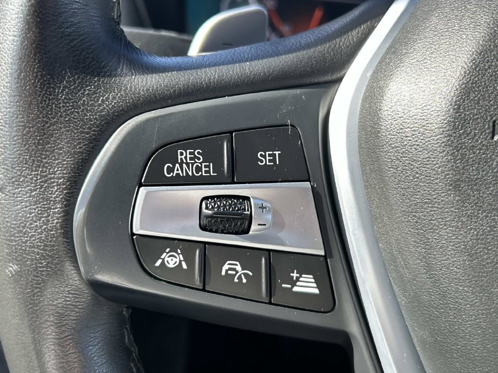 Used 2021 White BMW xDrive30i image 23