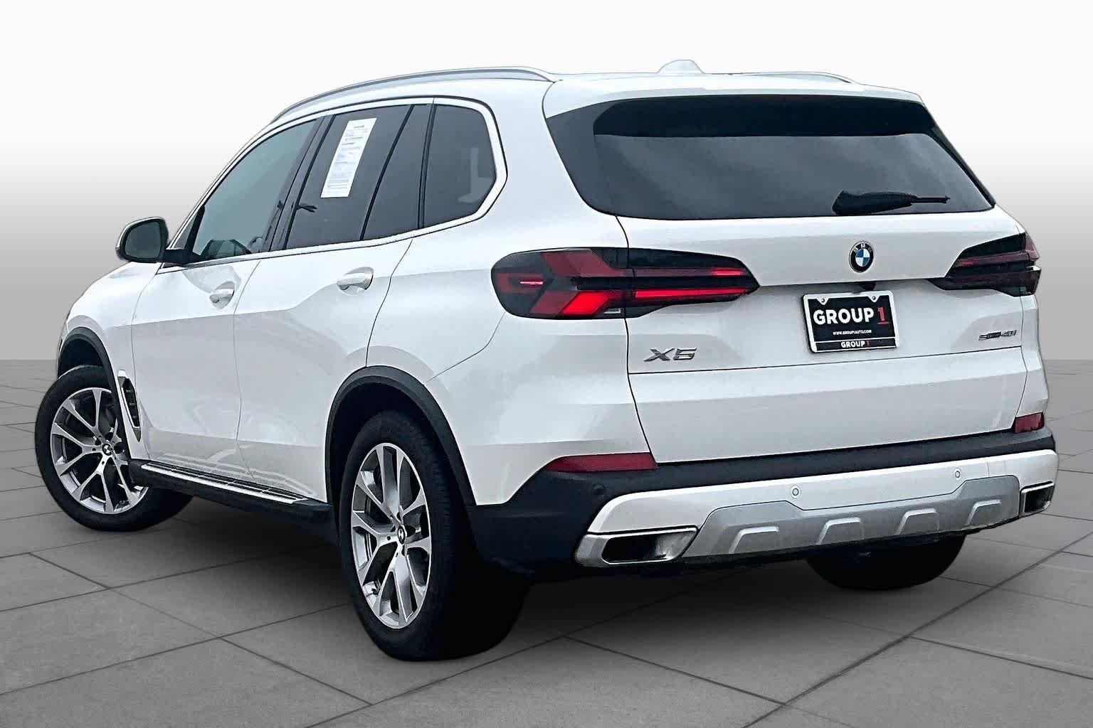 Used 2026 Alpine White BMW sDrive40i image 11