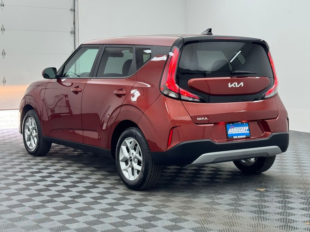 Used 2025 Mars Orange Kia LX image 9