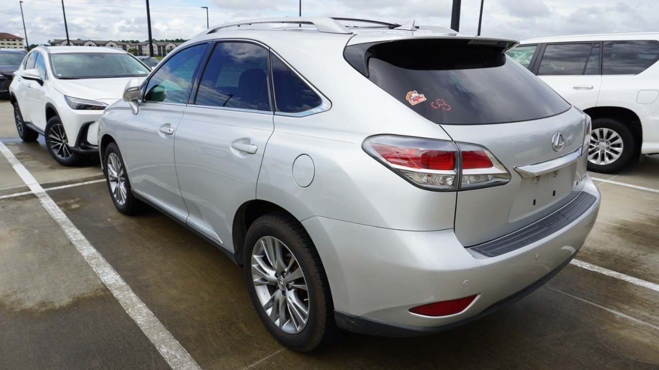 Used 2013 Silver Lexus  image 7