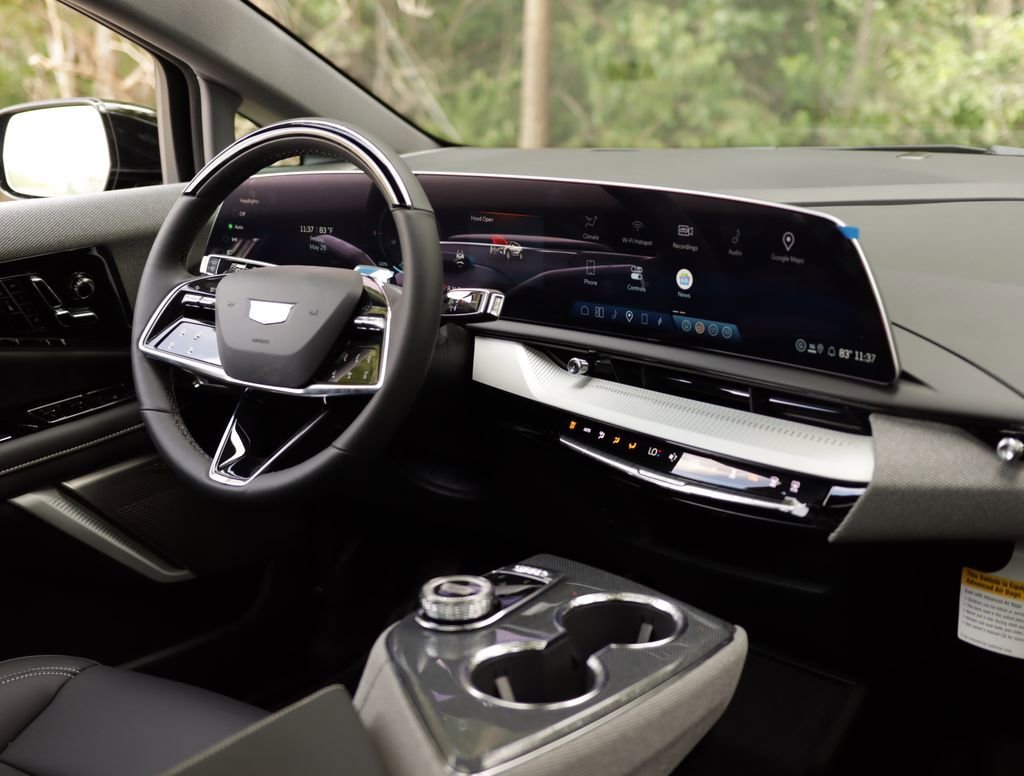 2026 Cadillac OPTIQ Sport - Photo 39
