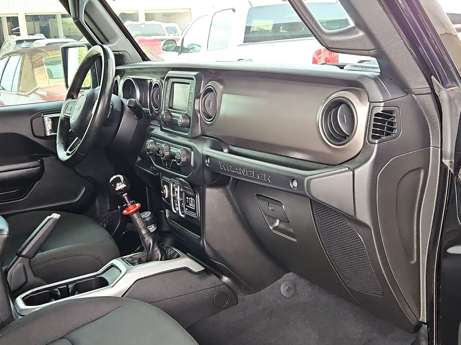 Used 2018 Black Clearcoat Jeep Sport S image 20