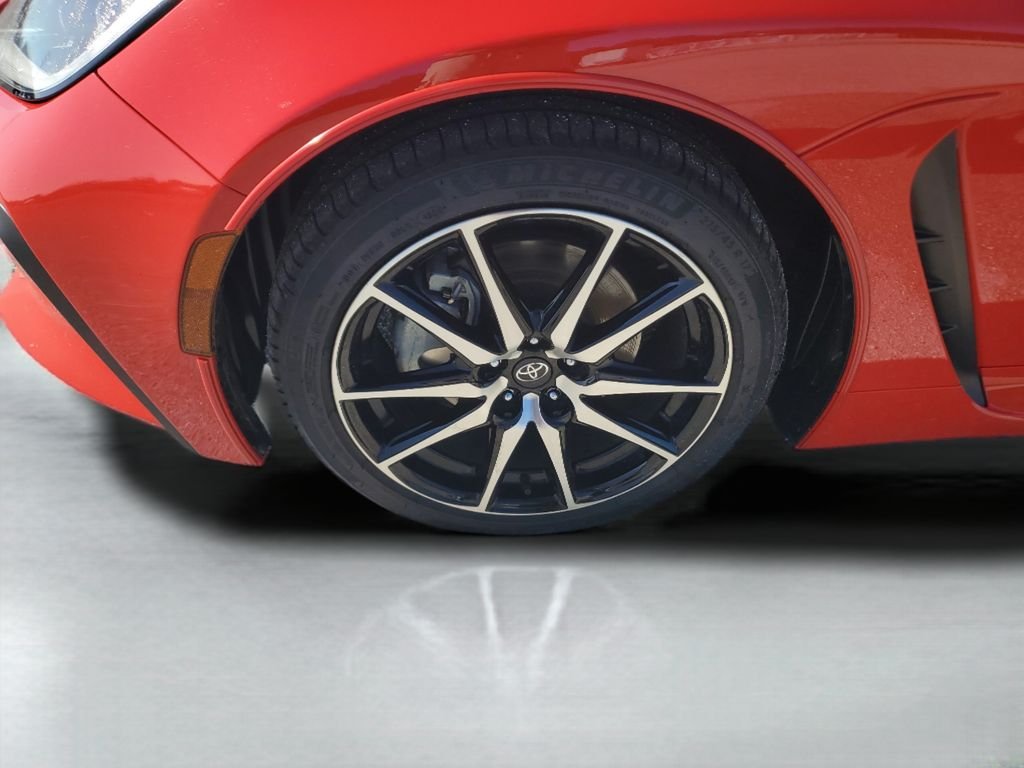 Certified Used 2023  Toyota Base image 24